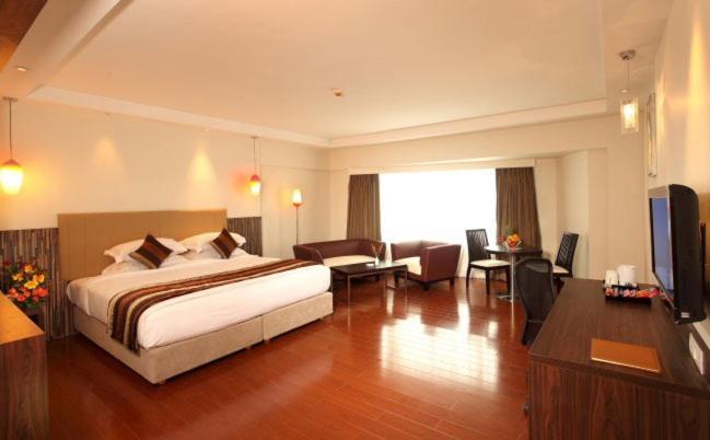 The Altruist Business Hotel Kharadi Pune Dış mekan fotoğraf