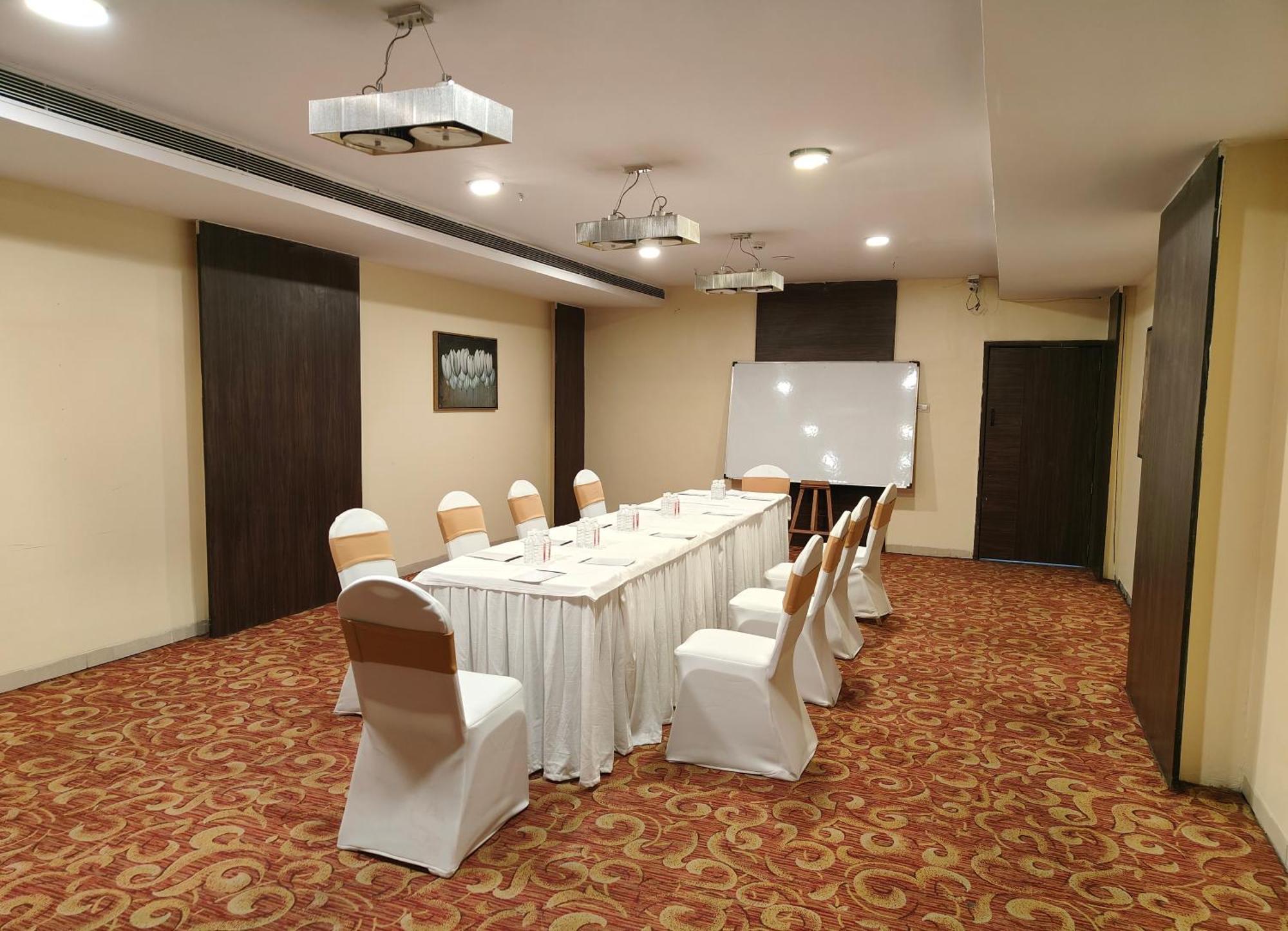 The Altruist Business Hotel Kharadi Pune Dış mekan fotoğraf